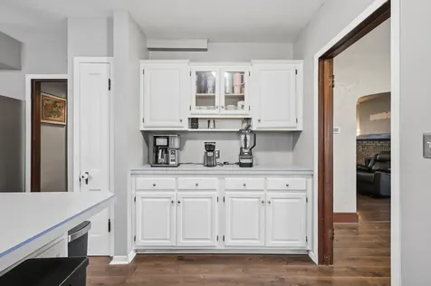 714 23RD Avenue East Moline IL 61244