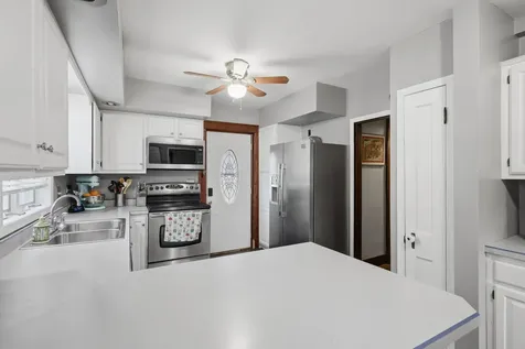 714 23RD Avenue East Moline IL 61244