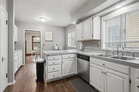 714 23RD Avenue East Moline IL 61244
