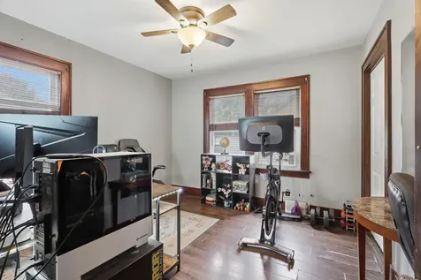 714 23RD Avenue East Moline IL 61244