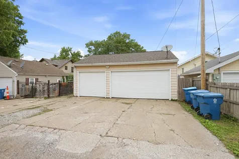 714 23RD Avenue East Moline IL 61244