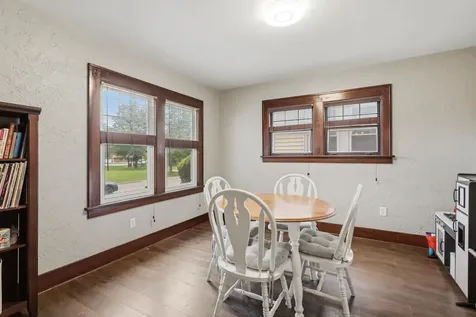 714 23RD Avenue East Moline IL 61244