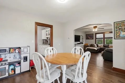 714 23RD Avenue East Moline IL 61244