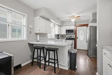 714 23RD Avenue East Moline IL 61244