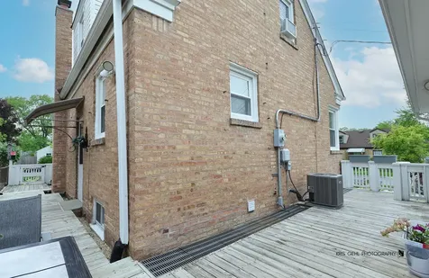 2431 West Ridgeland Avenue Waukegan IL 60085