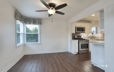 2431 West Ridgeland Avenue Waukegan IL 60085