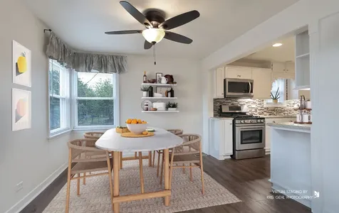 2431 West Ridgeland Avenue Waukegan IL 60085