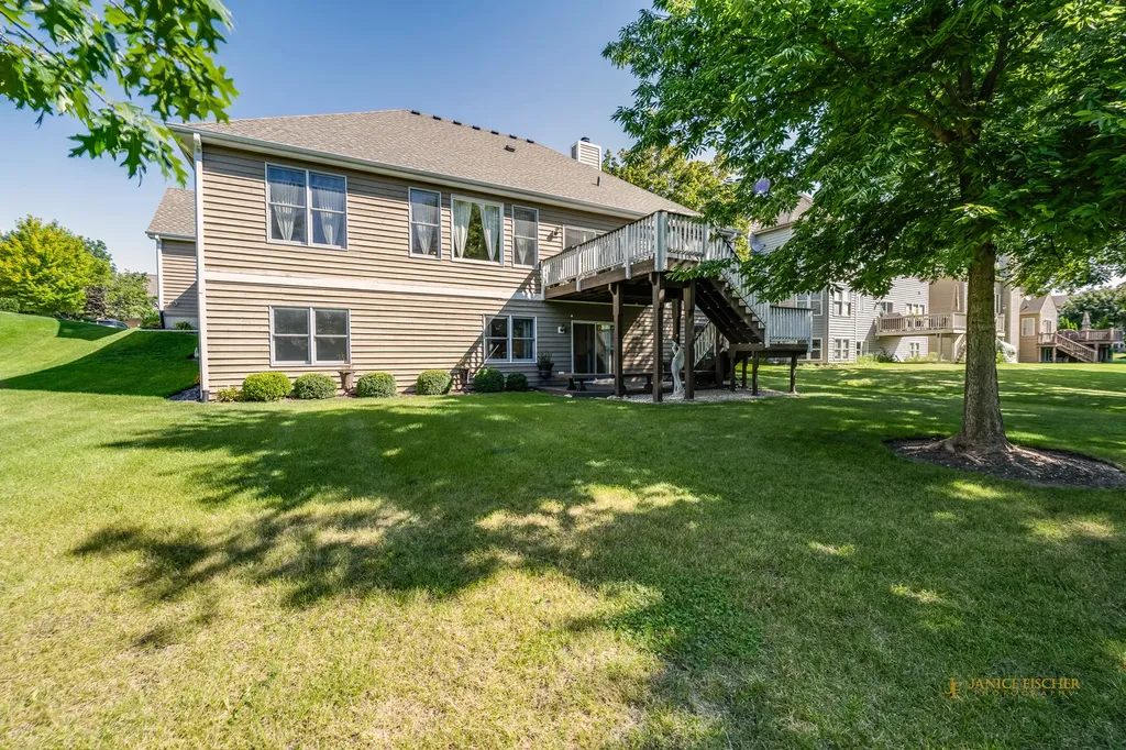 6 Sherwood Court Lake In The Hills IL 60156