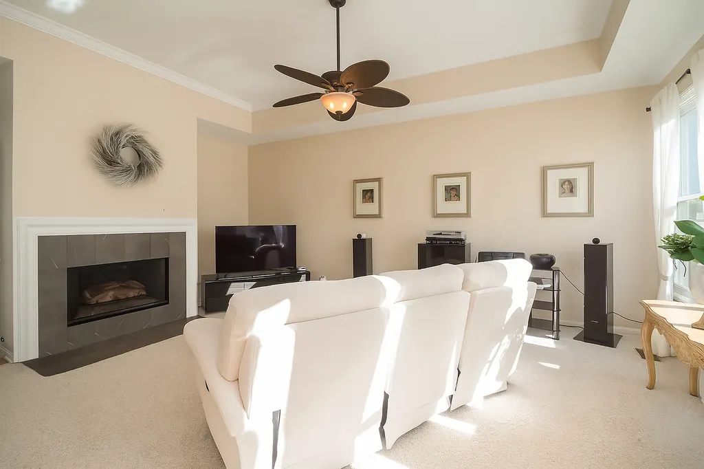 6 Sherwood Court Lake In The Hills IL 60156