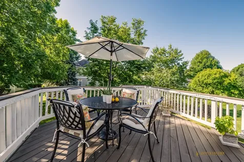 6 Sherwood Court Lake In The Hills IL 60156