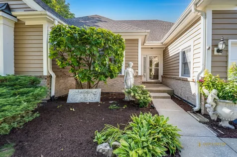 6 Sherwood Court Lake In The Hills IL 60156