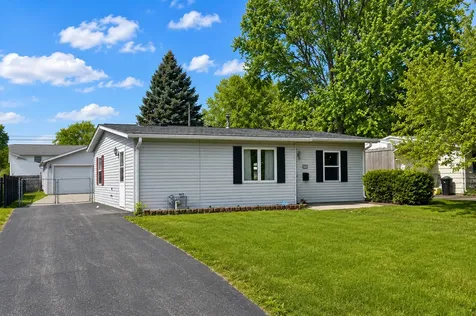 2006 East 7th Street Sterling IL 61081