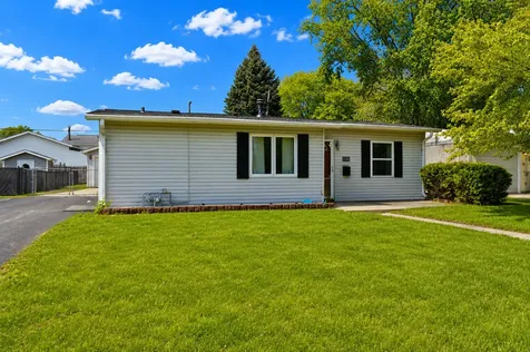 2006 East 7th Street Sterling IL 61081