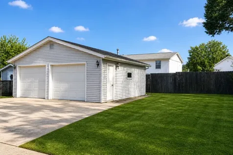 2006 East 7th Street Sterling IL 61081