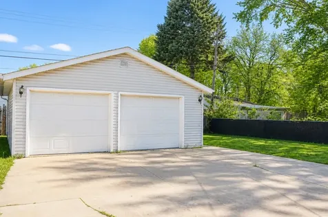 2006 East 7th Street Sterling IL 61081