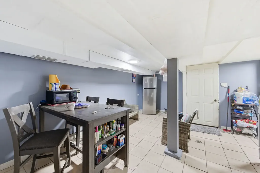 6433 South Aberdeen Street Chicago IL 60621