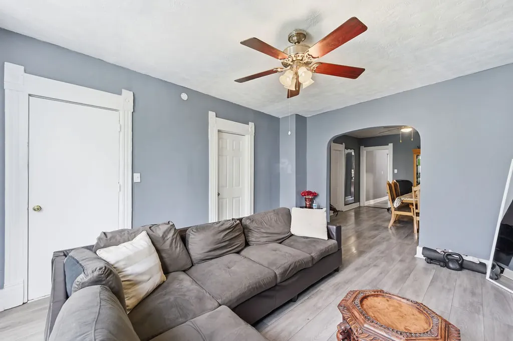 6433 South Aberdeen Street Chicago IL 60621