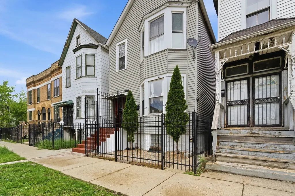 6433 South Aberdeen Street Chicago IL 60621