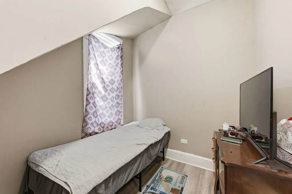 6433 South Aberdeen Street Chicago IL 60621