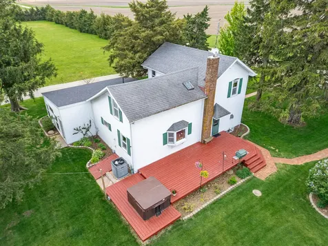 1392 Red Brick Road Dixon IL 61021