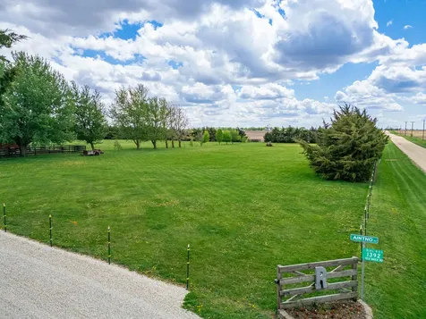 1392 Red Brick Road Dixon IL 61021