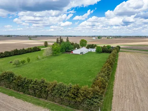 1392 Red Brick Road Dixon IL 61021