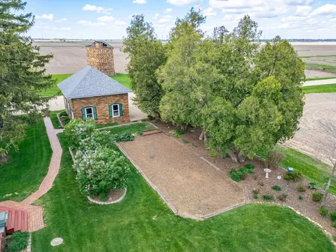 1392 Red Brick Road Dixon IL 61021