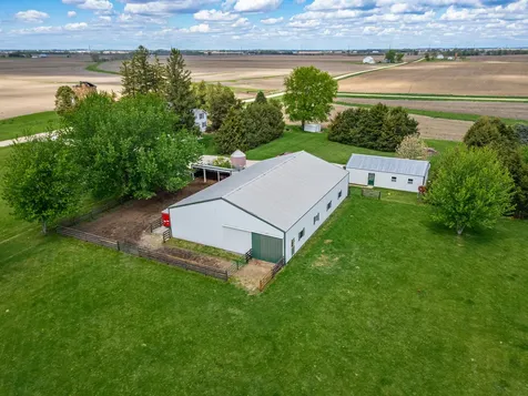1392 Red Brick Road Dixon IL 61021