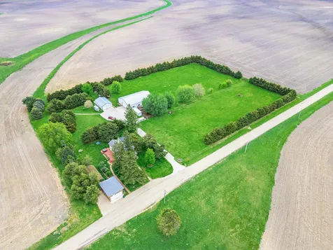 1392 Red Brick Road Dixon IL 61021