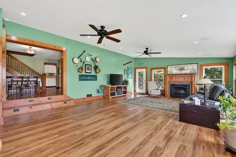 1392 Red Brick Road Dixon IL 61021