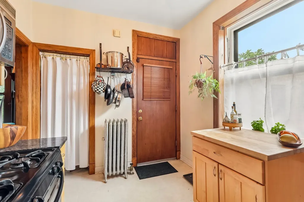 5406 South East View Park Chicago IL 60615