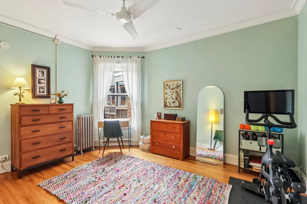 5406 South East View Park Chicago IL 60615
