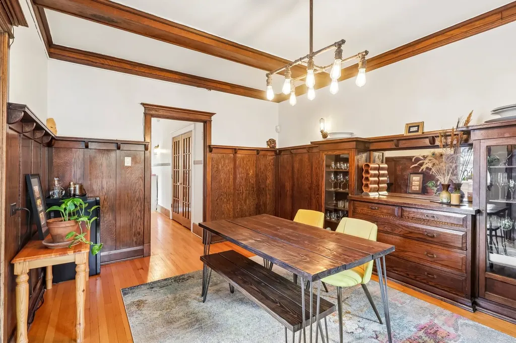 5406 South East View Park Chicago IL 60615