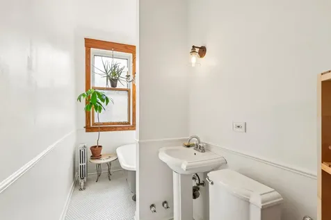 5406 South East View Park Chicago IL 60615