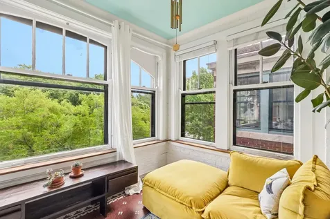 5406 South East View Park Chicago IL 60615