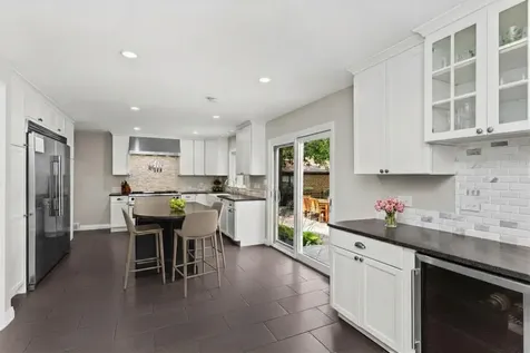 3850 Dauphine Avenue Northbrook IL 60062