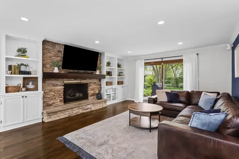 3850 Dauphine Avenue Northbrook IL 60062