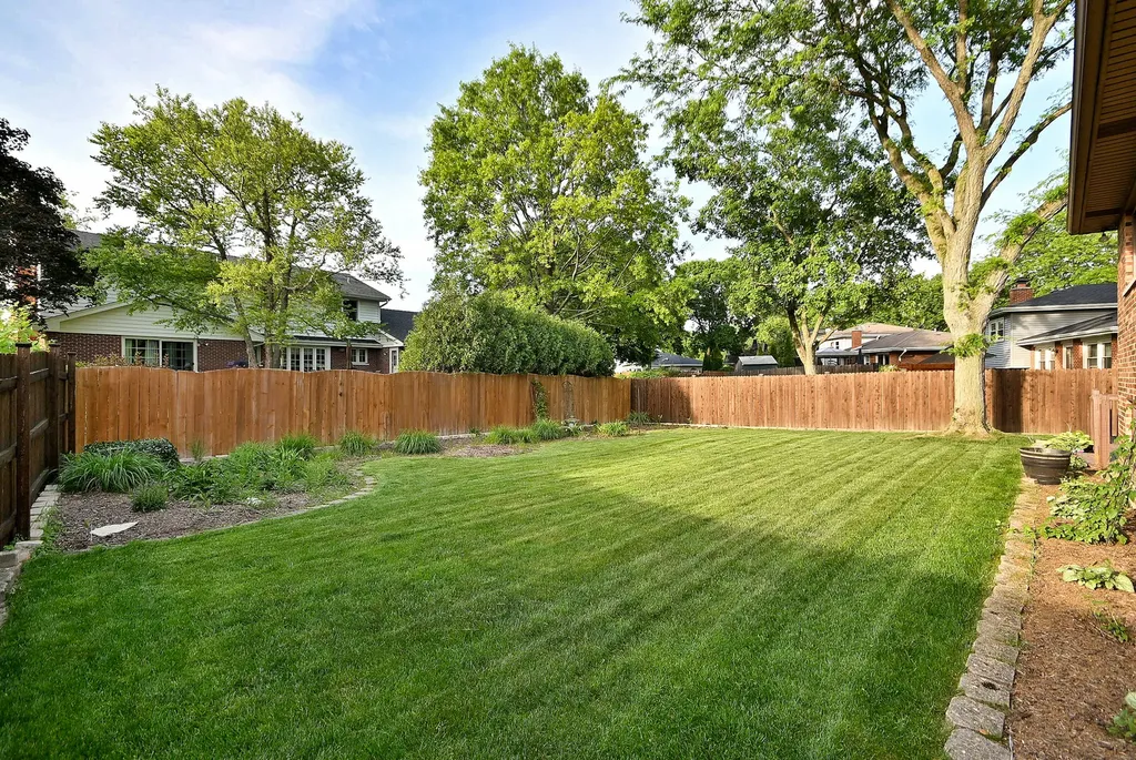 3100 Grandview Place Darien IL 60561