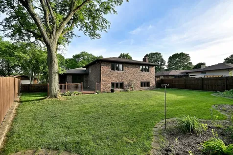 3100 Grandview Place Darien IL 60561