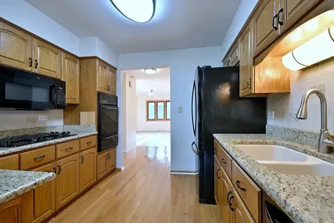 3100 Grandview Place Darien IL 60561
