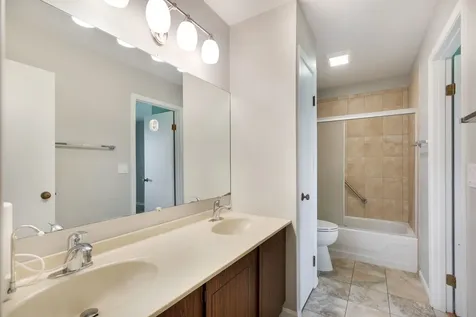 1022 Colony Lake Drive Schaumburg IL 60194
