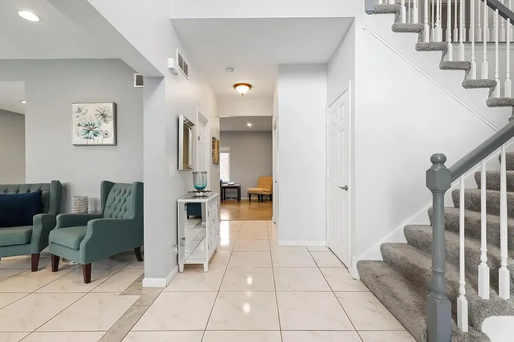 520 North Veterans Parkway Addison IL 60101