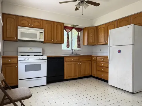 212 East Kansas Street Elburn IL 60119