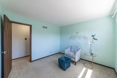 920 Macarthur Drive Chicago Heights IL 60411