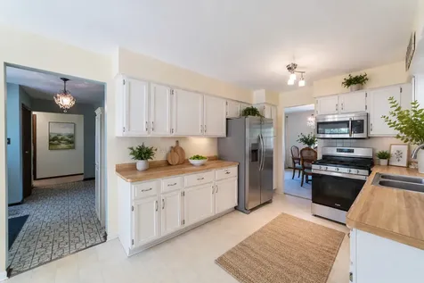 920 Macarthur Drive Chicago Heights IL 60411