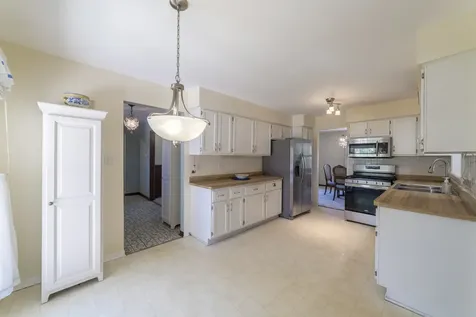 920 Macarthur Drive Chicago Heights IL 60411
