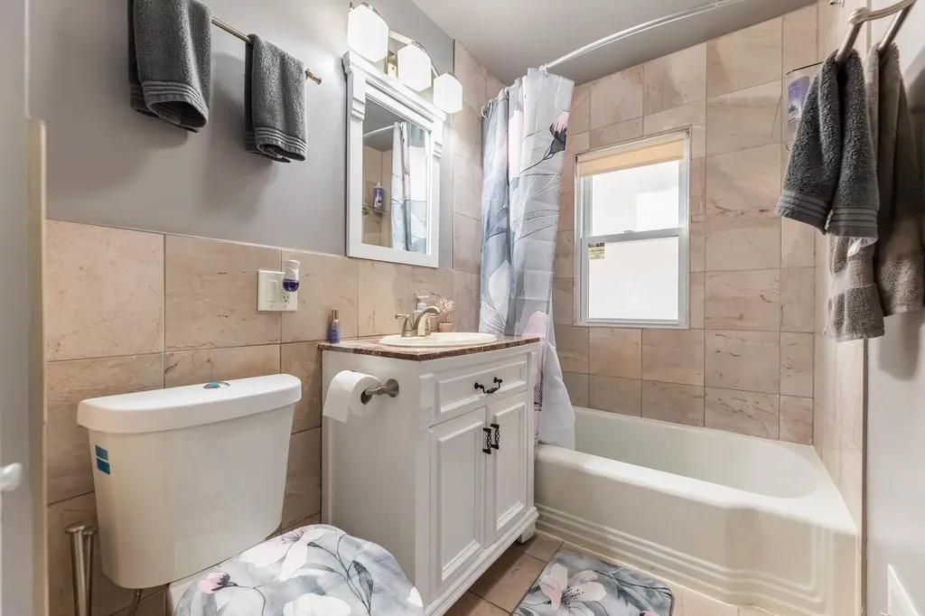 7922 South Ellis Avenue Chicago IL 60619
