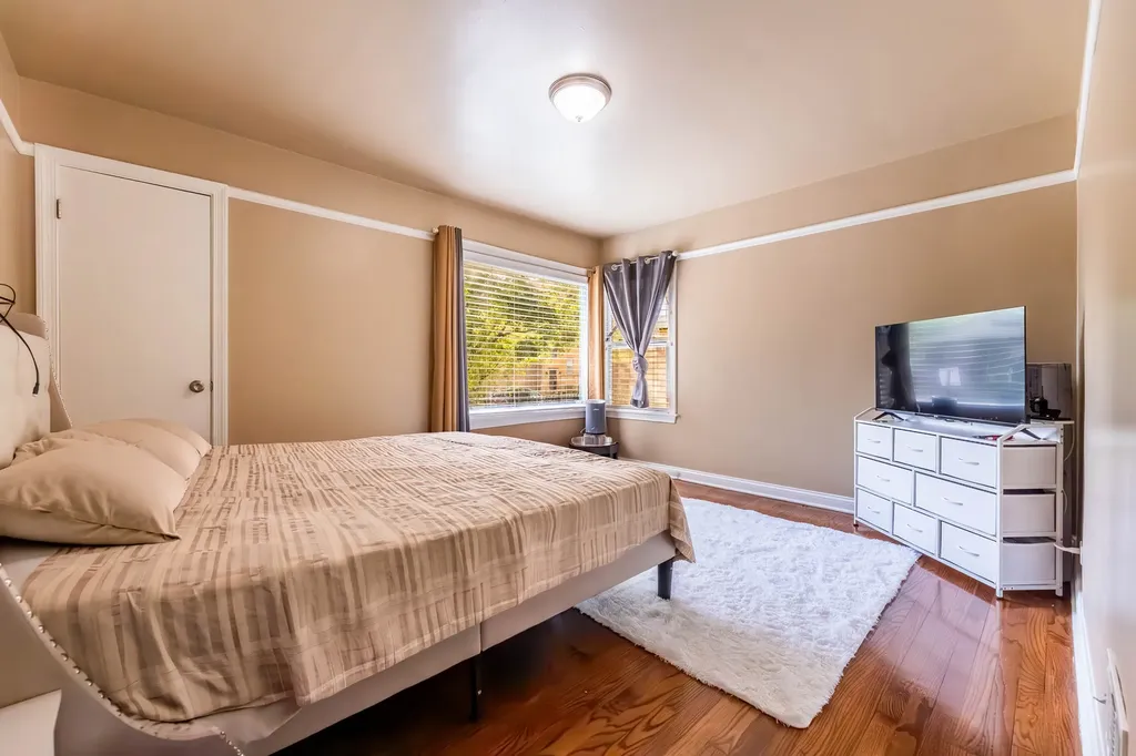 7922 South Ellis Avenue Chicago IL 60619