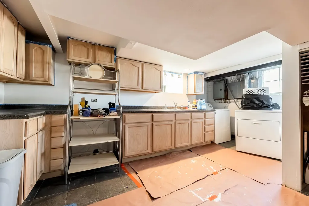 7922 South Ellis Avenue Chicago IL 60619