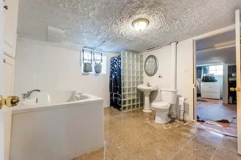 7922 South Ellis Avenue Chicago IL 60619
